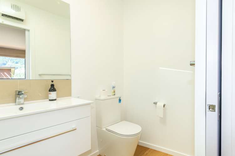 560 Peninsula Road Kelvin Heights_18