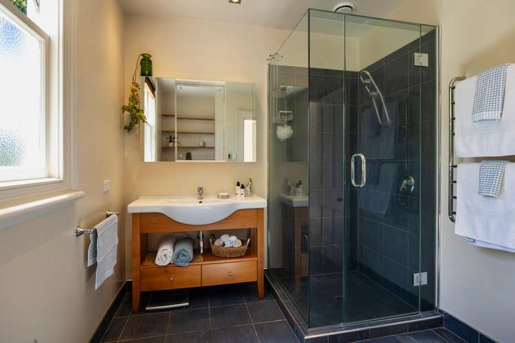 707 & 707B New North Road Mount Albert_29