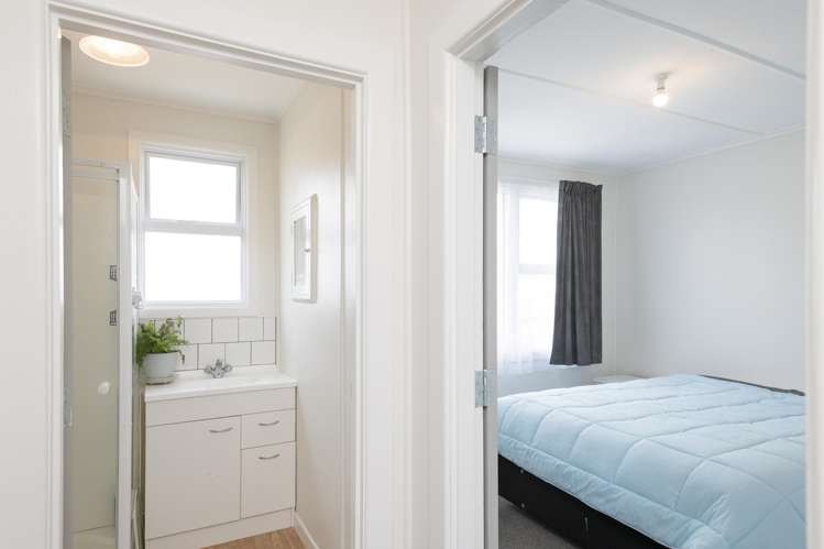 18 Birrell Street Elgin_13