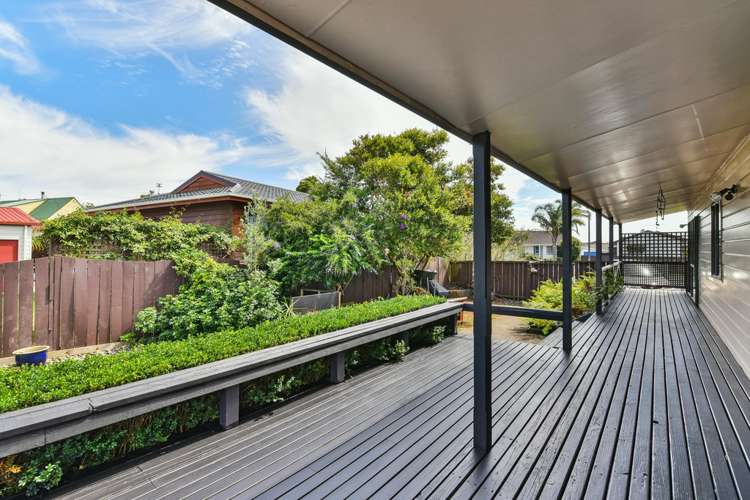 8 Hadley Wood Drive Wattle Downs_0