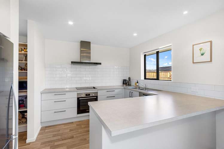 194 Faringdon Boulevard Rolleston_1