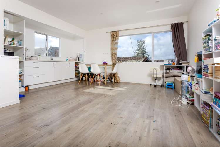 211 East Coast Road Castor Bay_25