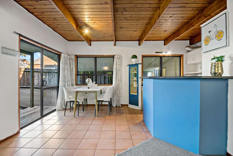 2/20 Brook Street Milford_8