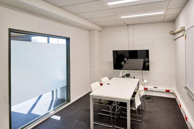 240 Gracefield Road Seaview_9