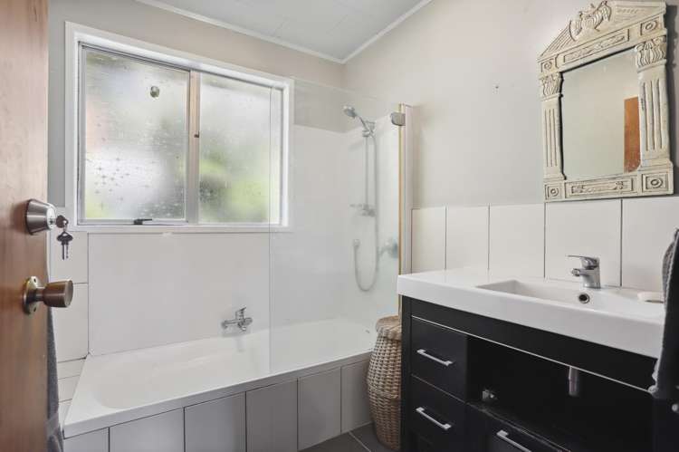 1194 Huia Road Huia_24