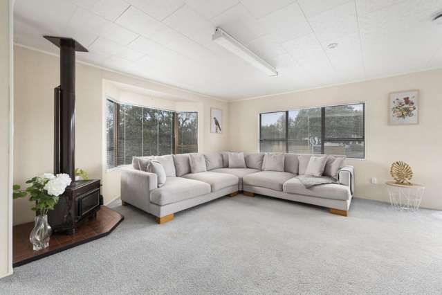 8 Deller Drive Carterton_3