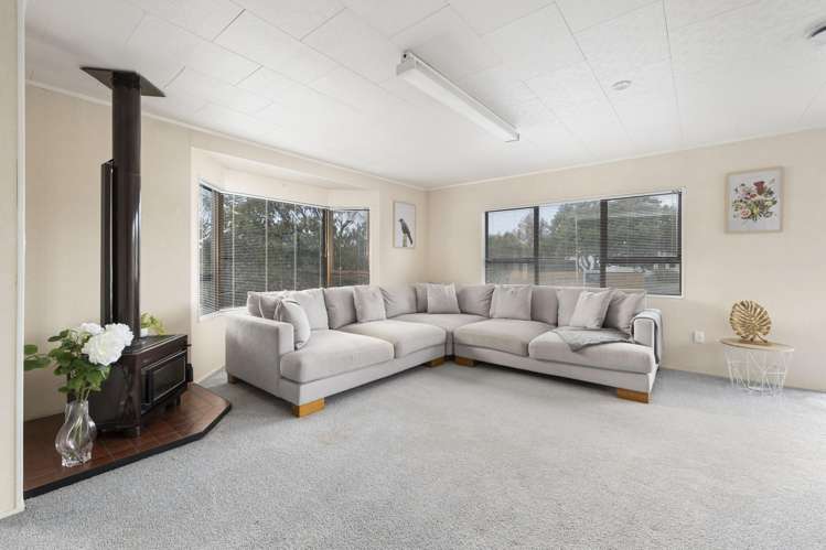 8 Deller Drive Carterton_3