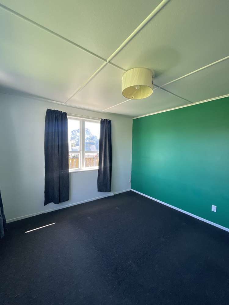 27 Main Road Makaraka_10