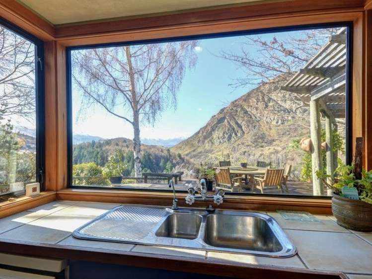 11 Arthurs Track Arthurs Point_14