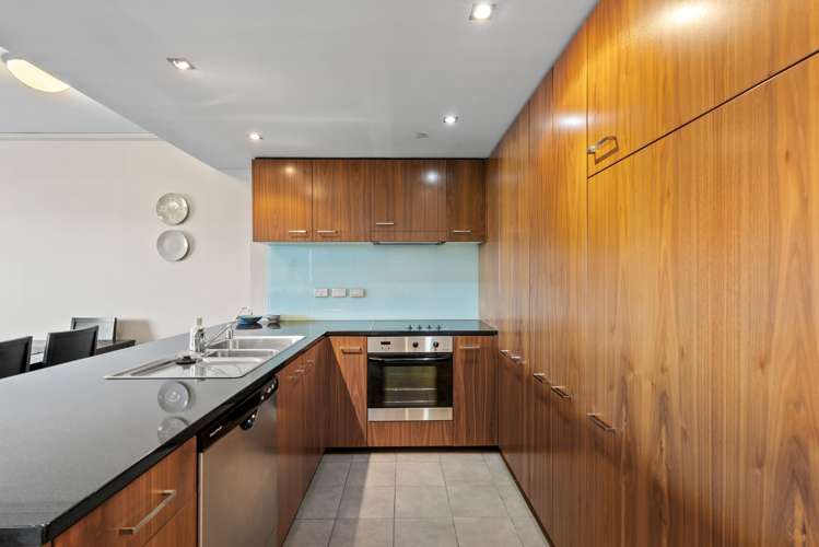 17d/12 Bolton Street Wellington Central_5
