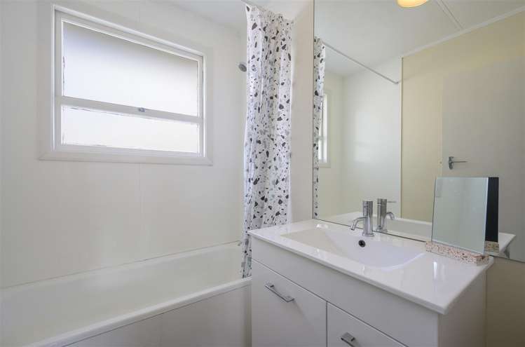 2/37 Fergusson Street Stoke_7