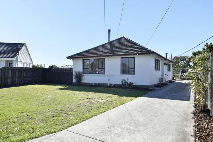 4 Betty Place Aranui_23