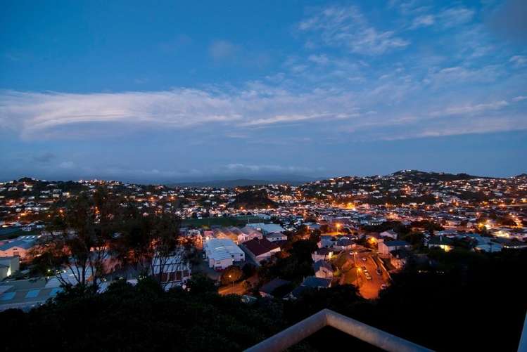 20 Waiwera Crescent Maupuia_12