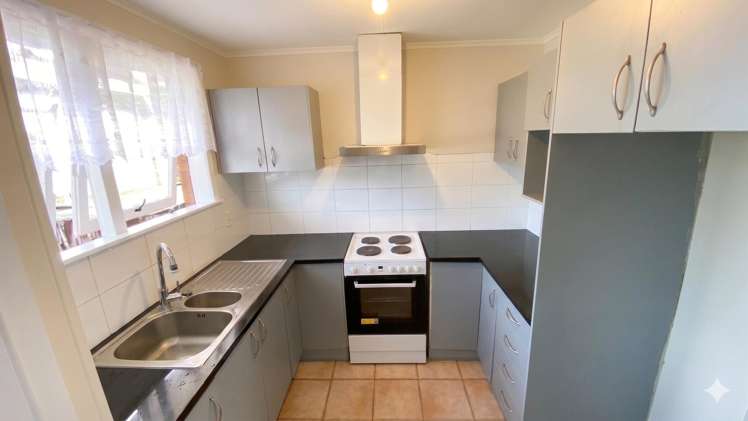 2/82 Portage Road New Lynn_1