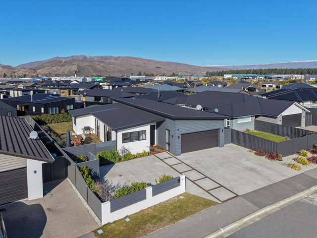 Executive Contemporary Living in Gair Estate
