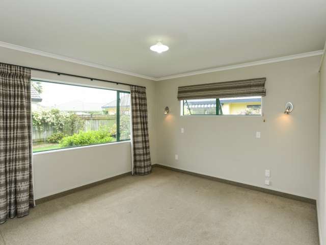 4 Montague Way Taradale_4