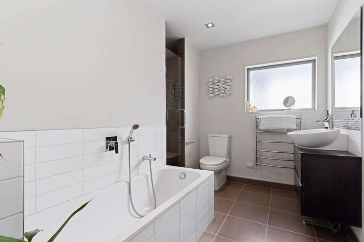 97A Bond Crescent Forrest Hill_16