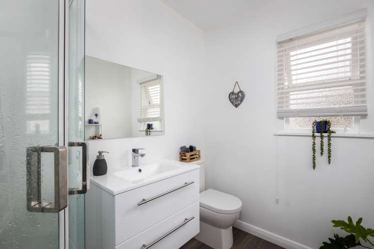 3 Roto Street Westown_14