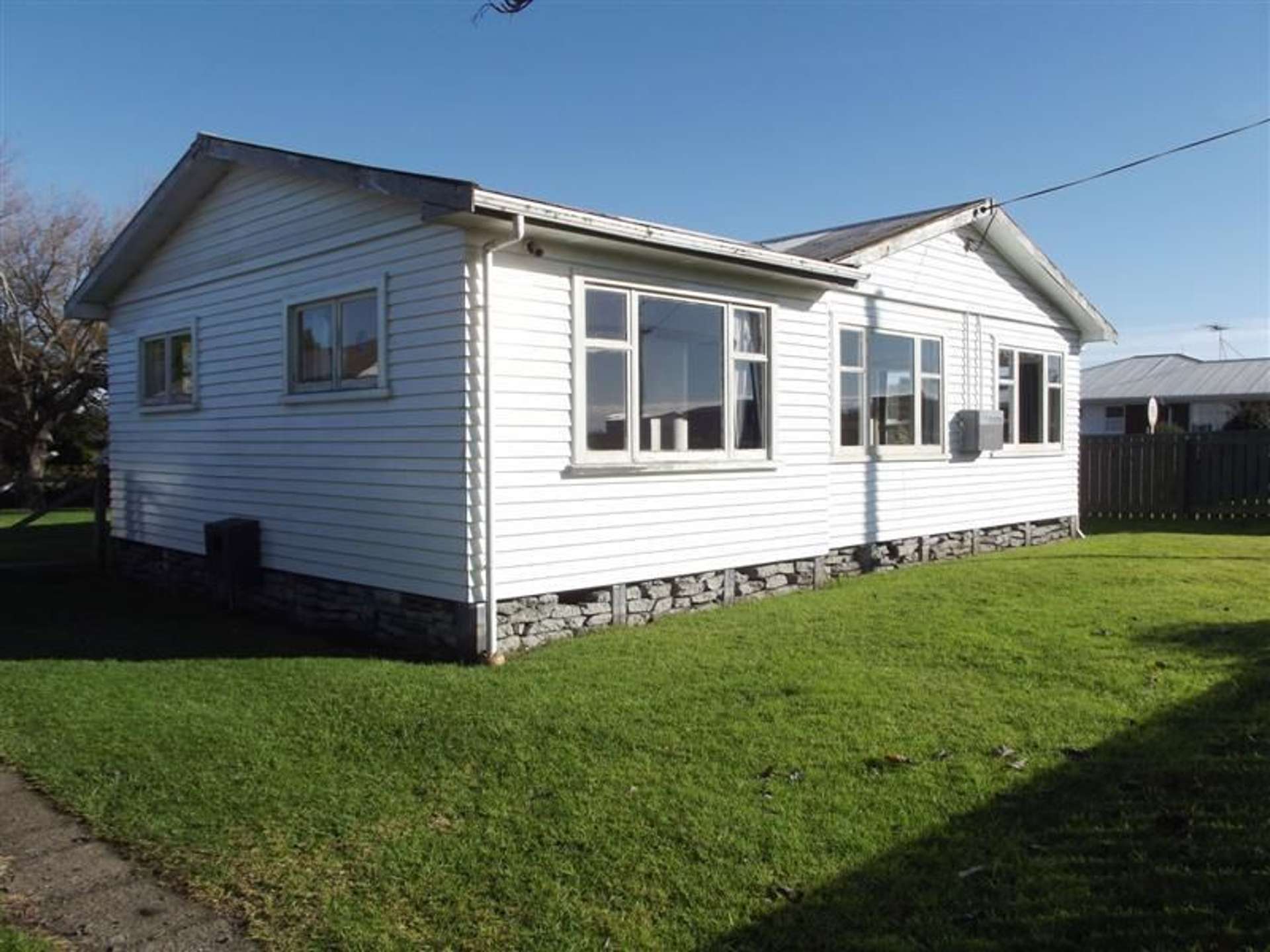 44 Egmont Road Waiwhakaiho_0