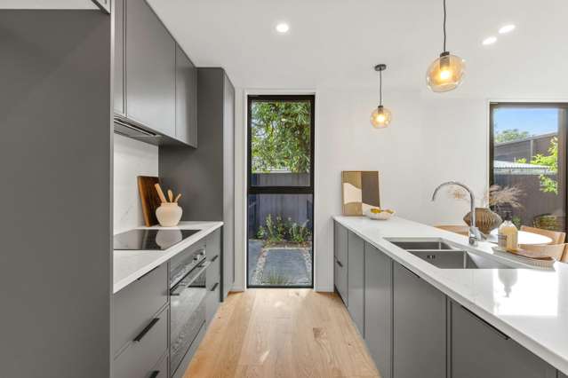 2/60 Innes Road Merivale_2