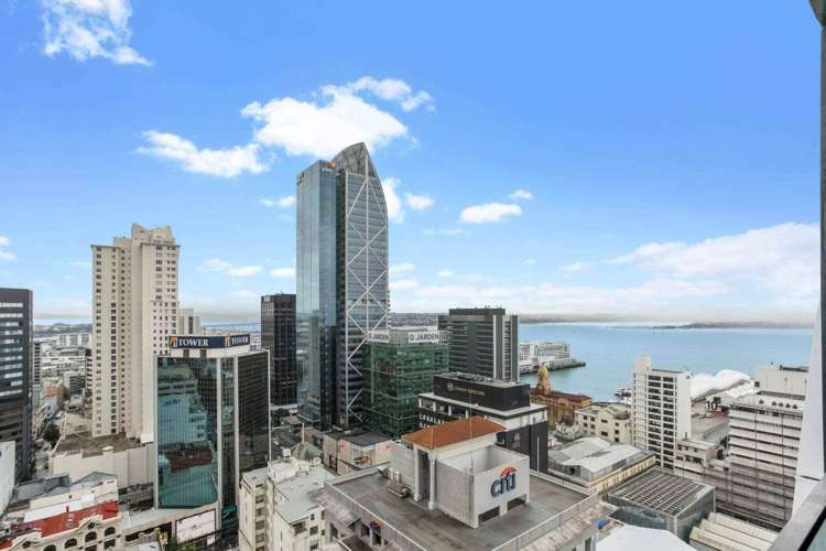 2407/10 Commerce Street City Centre_12