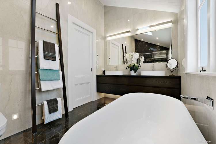 52 Marine Parade Mellons Bay_30