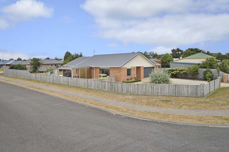 16 Charles Street Carterton_0