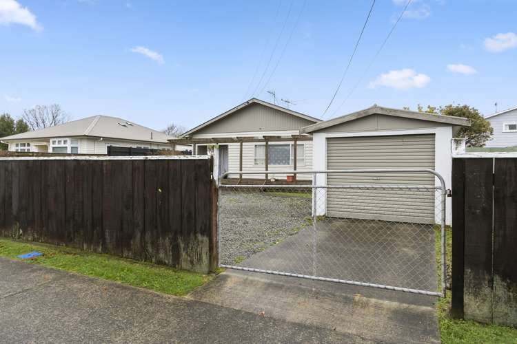16 Merton Street Trentham_13