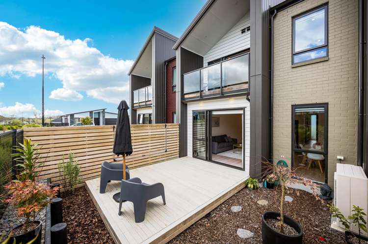 33 Spars Road_3