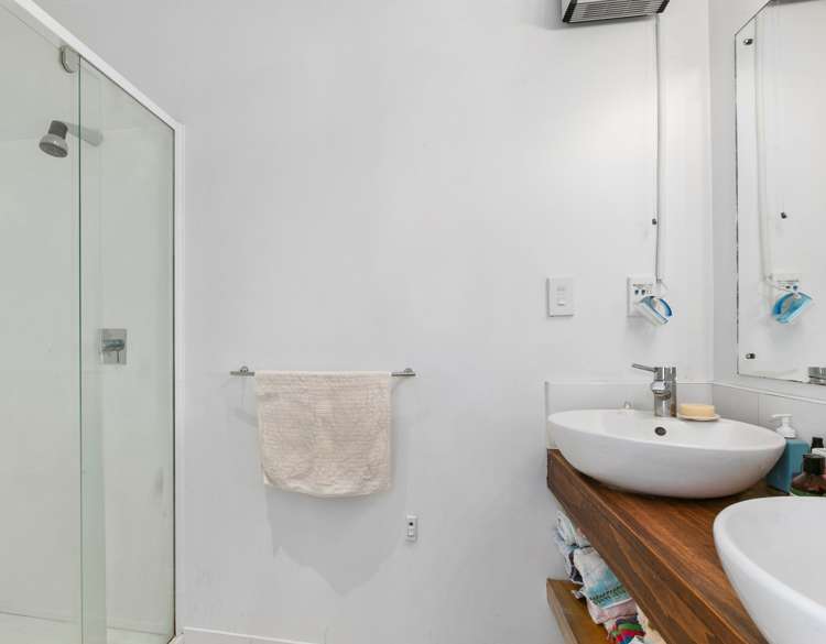 45 Shandon Road Vauxhall_17