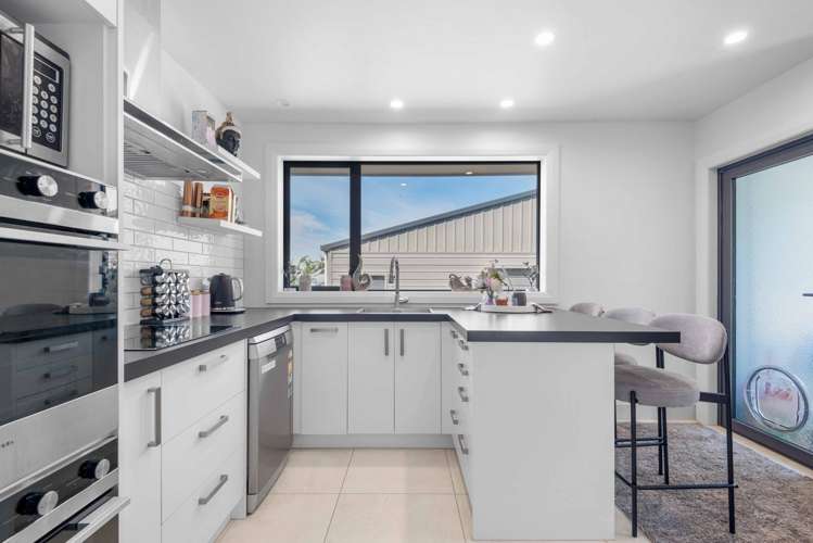 61 Cockerell Street Brockville_4