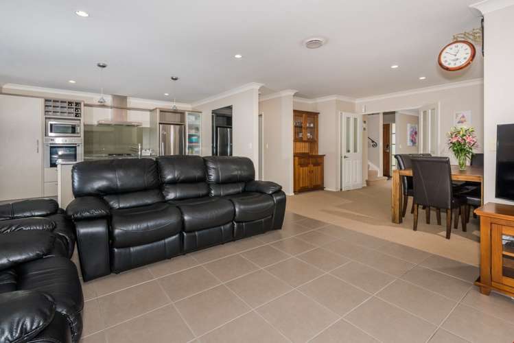 63 William Gamble Drive Greenhithe_12