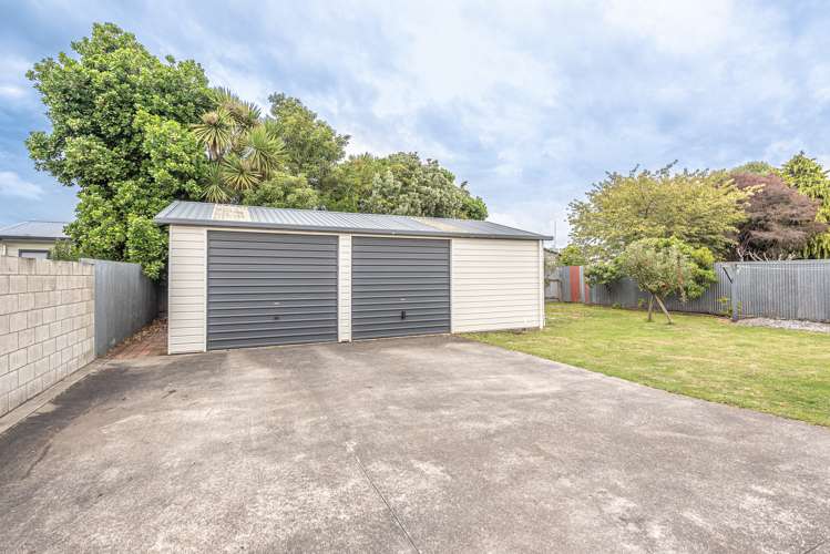 43 Exeter Crescent Springvale_17