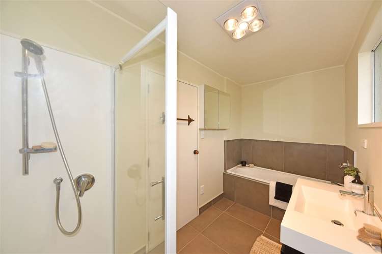 2 Hadlow Place Burnside_13