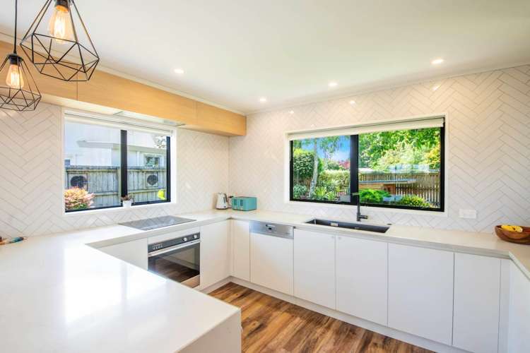 16 Balmore Place Wattle Downs_8