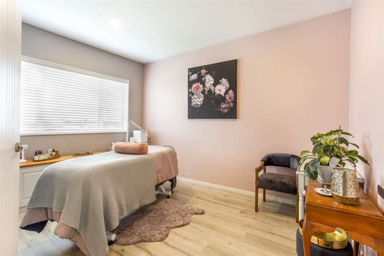 22 Boocock Crescent Orewa_14