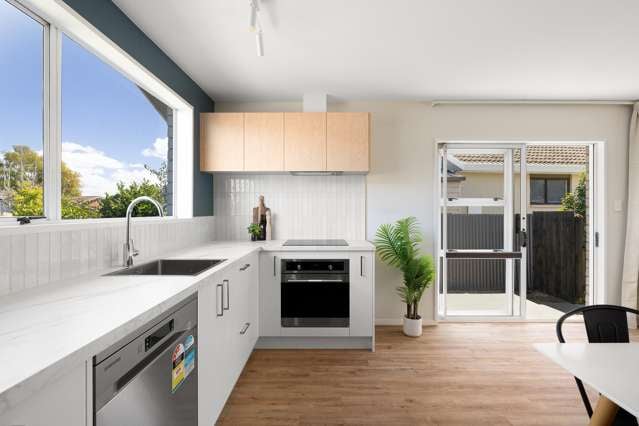 A/18 Sawtell Place Northcote_3