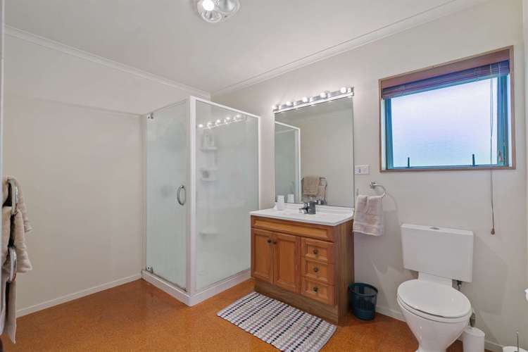 15 Awaroa Stream Drive Waiuku_7