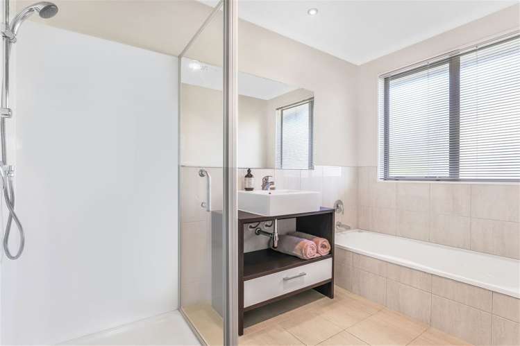 21 Zabeel Crescent Takanini_9