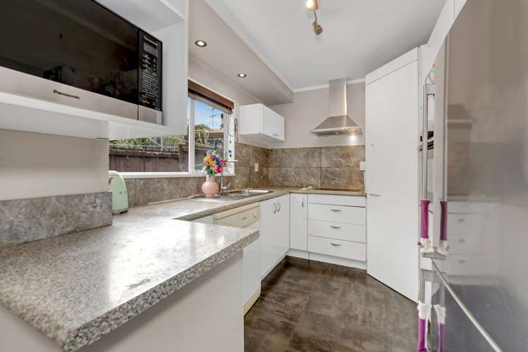 1/17a Idesia Place Totara Heights_12