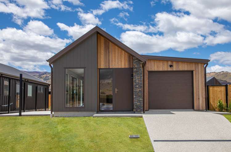 38 Magnum Drive Cromwell_11