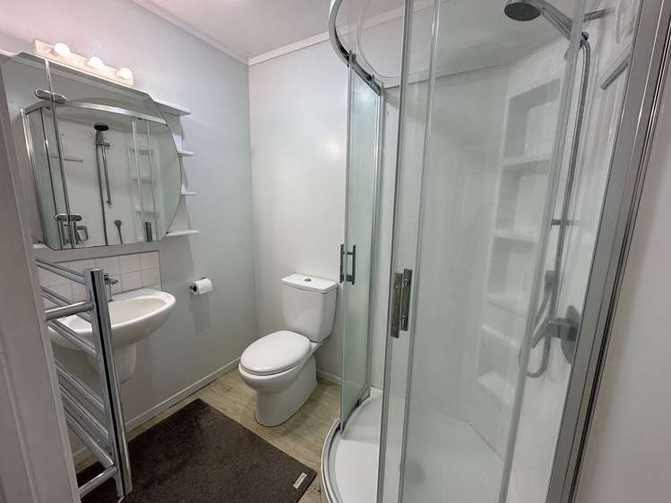 11 Roberts Road Glenfield_12