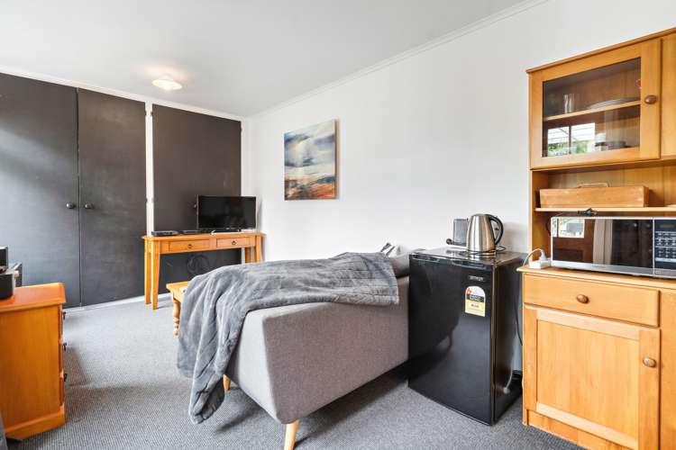 270 High Street North Carterton_15