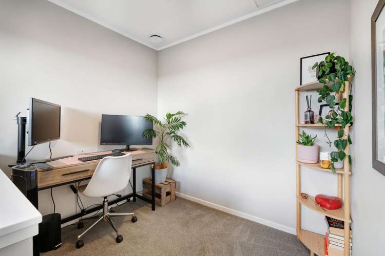 24 Goldfinch Rise Unsworth Heights_12