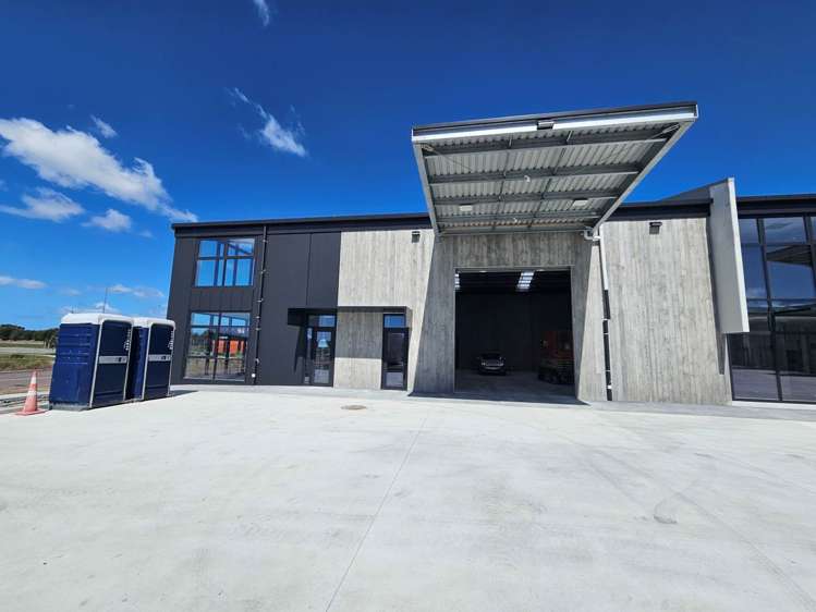 2-4 Northbase Drive_0