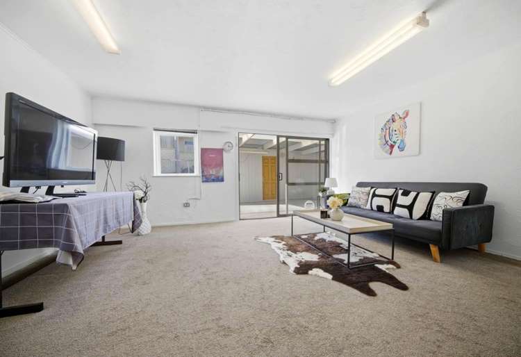 319 Albany Highway 10862_11