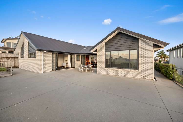 61 Somerton Drive Huntington_17