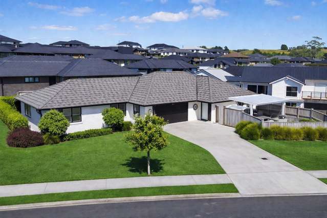 Elite, Immaculate Family Living!!!