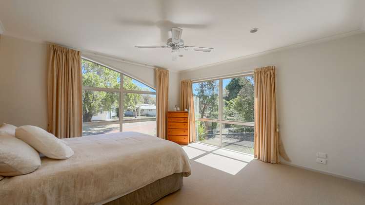 19 Crown Reef Pauanui_11