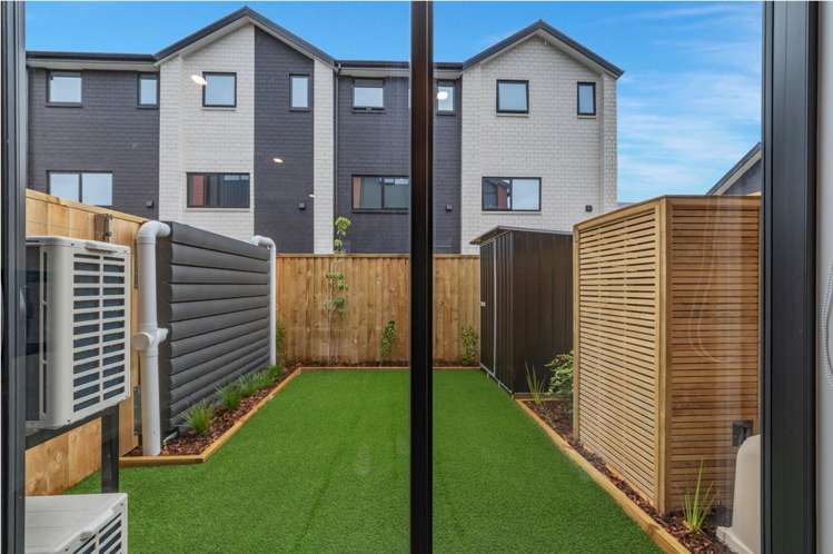 10/10 Wilsher Crescent 11401_8